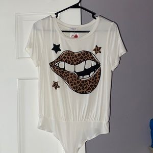 BODYSUIT!! NEW WITH TAGS! Super cute for layering, and with mom jeans